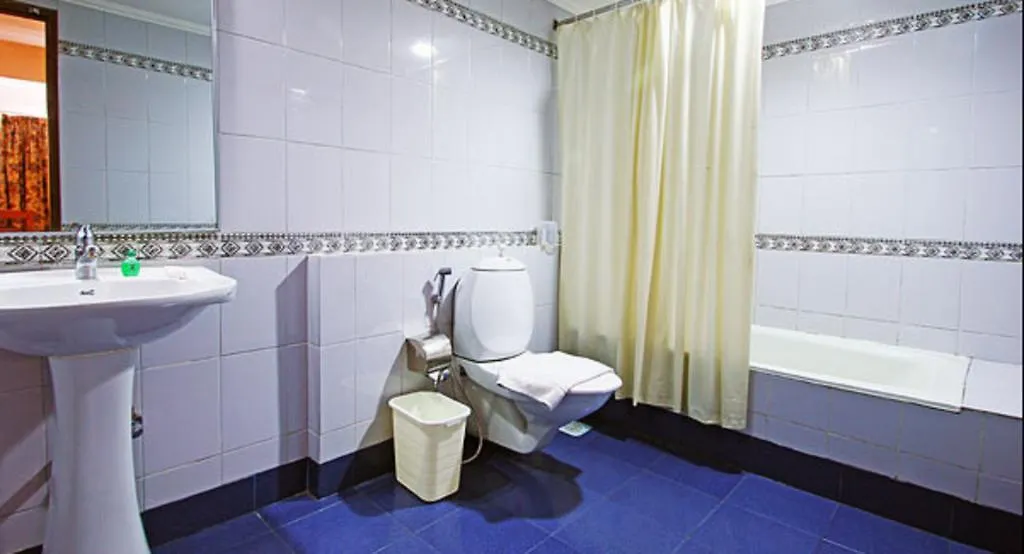 Abad Metro Hotel Kochi