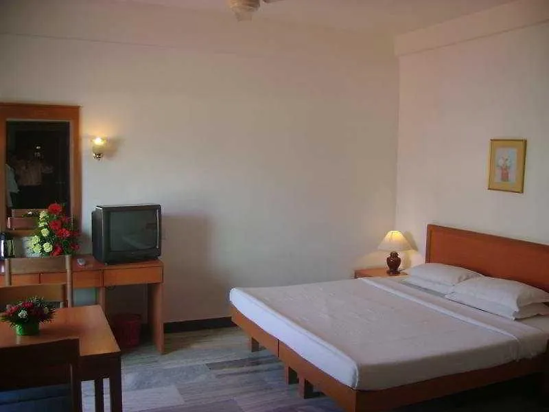 Abad Metro Hotel Kochi
