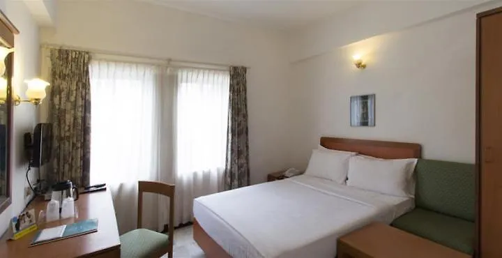Abad Metro Hotel Kochi