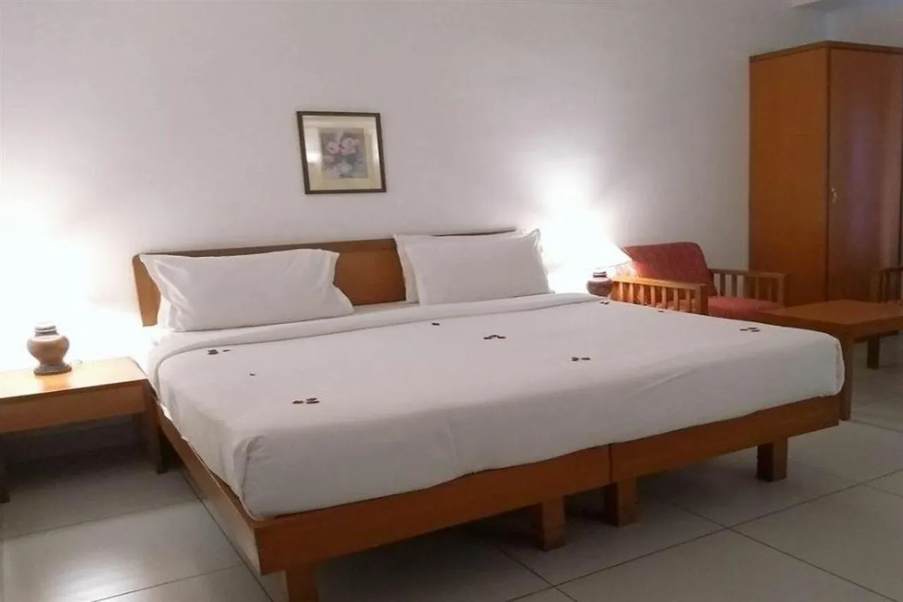 **  Abad Metro Hotel Kochi India