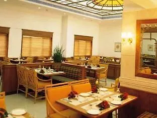 Abad Metro Hotel Kochi 2*,