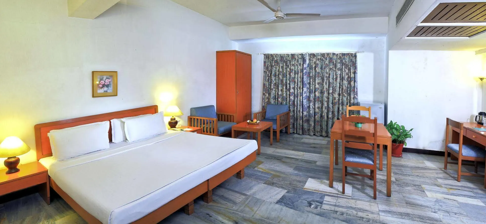 Abad Metro Hotel Kochi